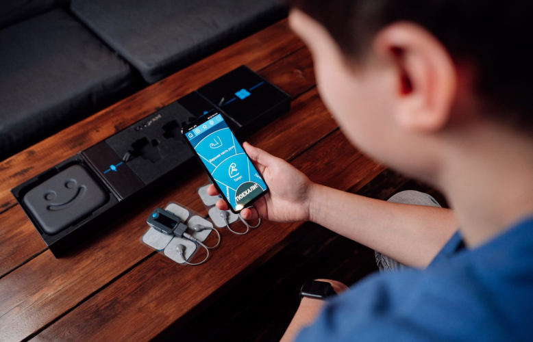 Connecting Therapists and Patients for Electrostimulation Relief Programs with CPCS screenshot 1