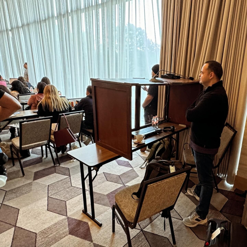 Interpretación simultánea de Misiones a Mexico de TheBrandUSA  screenshot 5