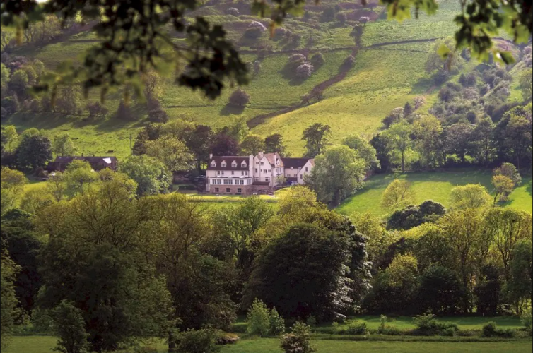 Utilising social media to raise the profile and showcase the USPs of a unique Peak District spa hotel screenshot 1