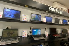 Six-Monitor Trading Workstations for an Equity Trading Firm