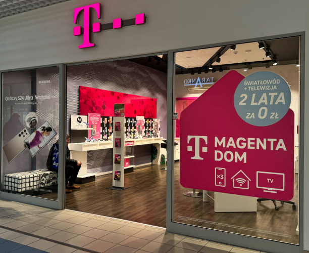 Smart Digital Signage Revolution for T-Mobile screenshot 5