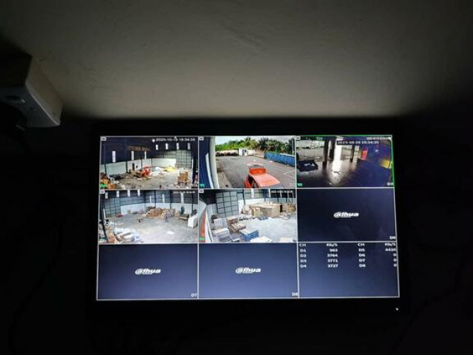 V5 Warehouse screenshot 1