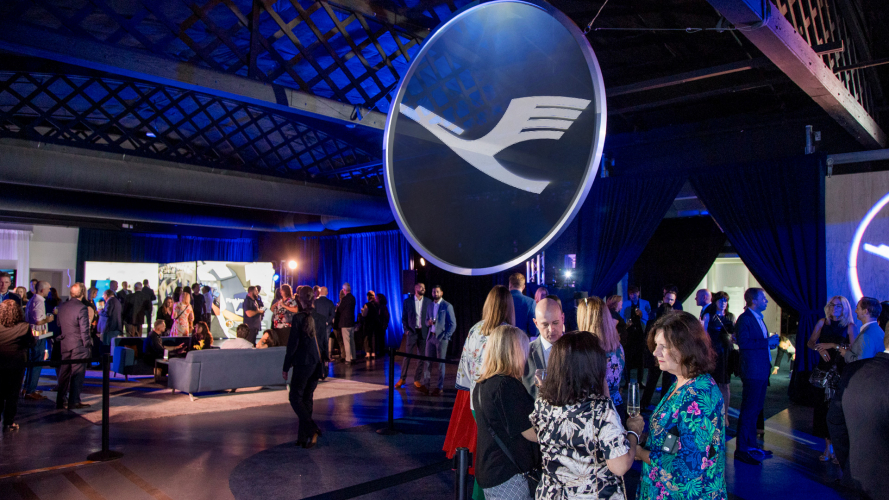 Hologram Serves as Centerpiece for Lufthansa Allegris Event screenshot 2