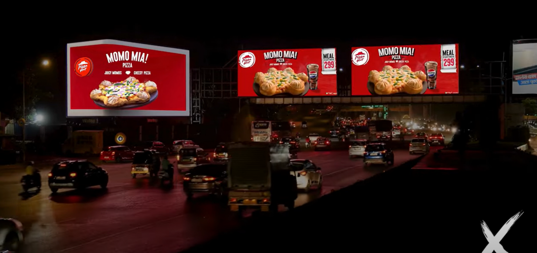 Anamorphic Billboard For MOMO MIA Pizza screenshot 1